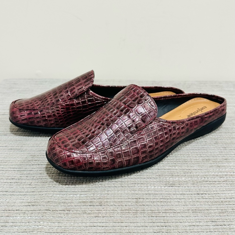 Comfortview Estelle Brown Slip On Faux Crocodile Flat Mules Size 11M NWOT